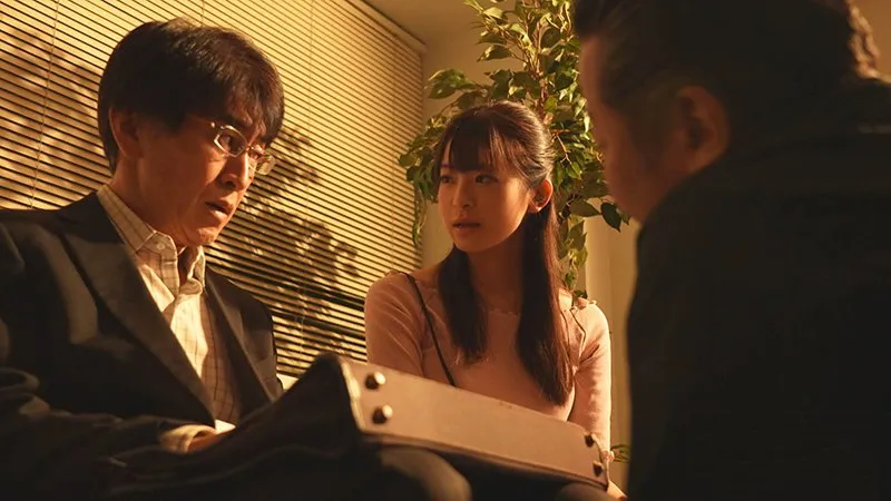 Chồng yêu vay nợ dân xã hội đen, cô vợ phải bán thân để trả nợ