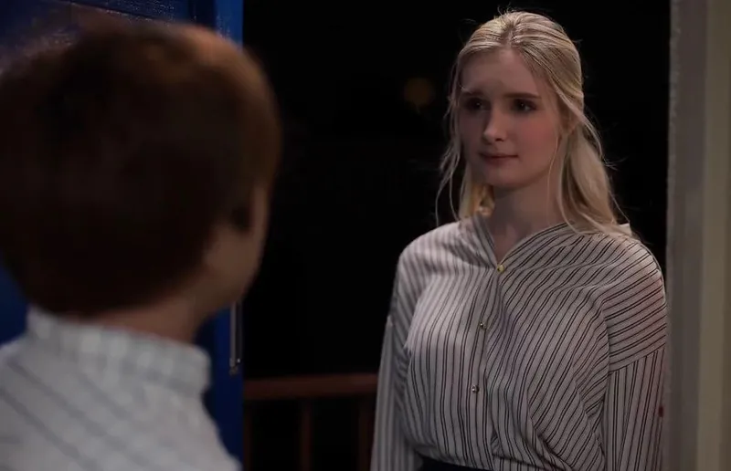 Cô đơn nơi xứ lạ với gã chồng già, cô vợ tây được anh hàng xóm an ủi