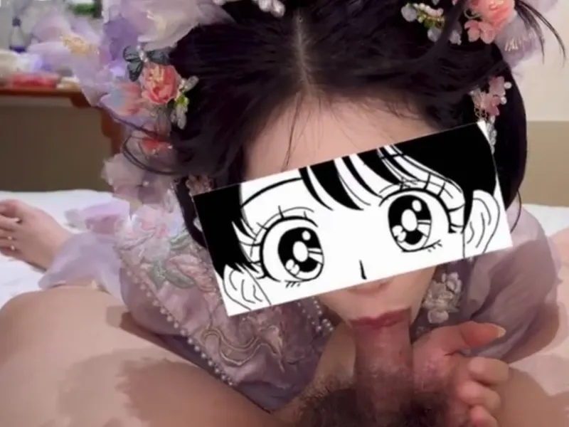 Gái xinh trong bộ đồ con chim nhỏ mút buồi cực đã